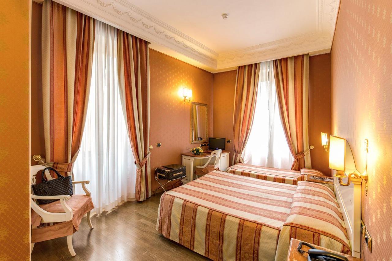 Comfort Triple Room