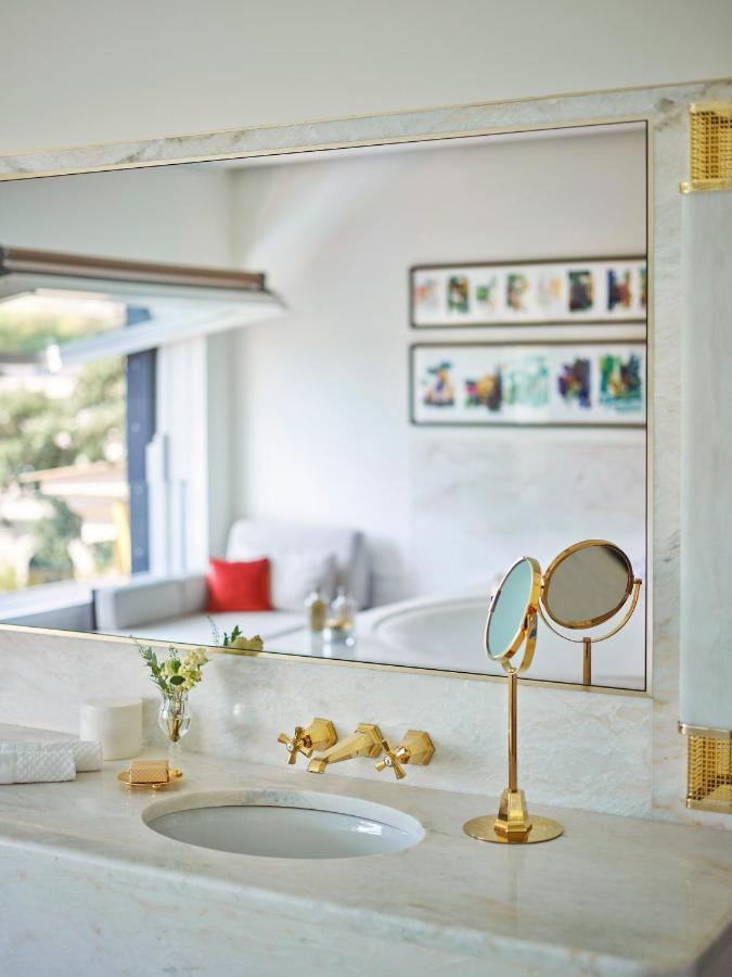 Superior King Suite