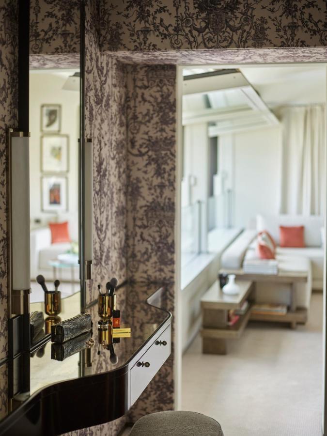 Superior King Suite