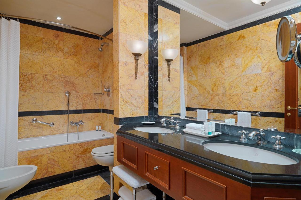 Grandluxe Double King Larger Guest room 1 King