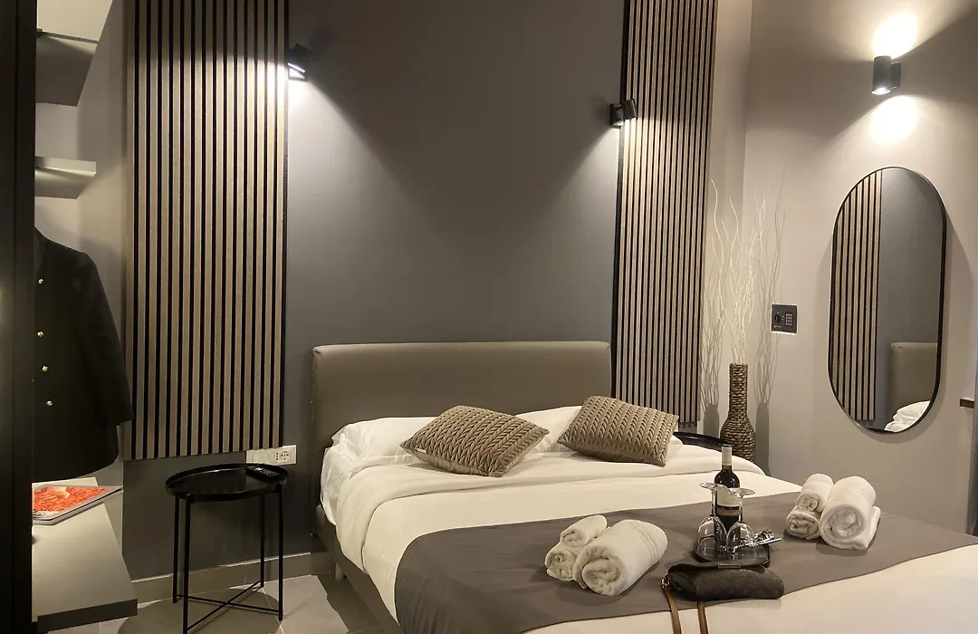Soha Piazza Di Spagna Boutique-1