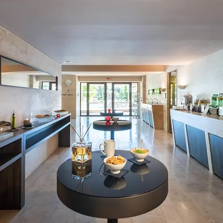 A.Roma Lifestyle Hotel-3
