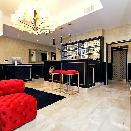 Spanish Diamond Luxury Suites & Jacuzzi-2