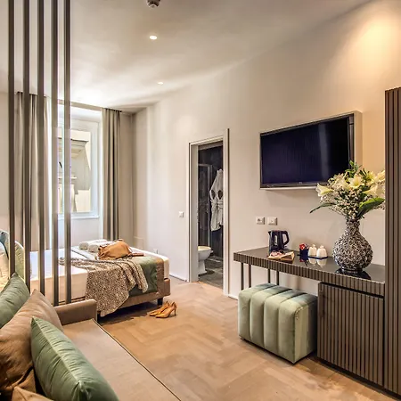 Hotel 77 Seventy-Seven - Maison D'Art Collection-2