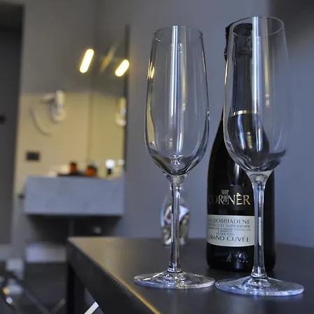 Place 24 Suites & Wellness-3
